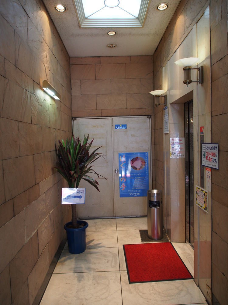 Ueno Station Hostel Oriental 1 Male Only Токио Экстерьер фото