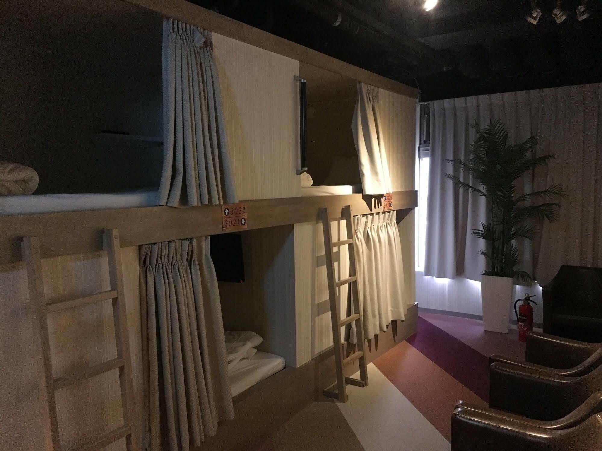 Ueno Station Hostel Oriental 1 Male Only Токио Экстерьер фото
